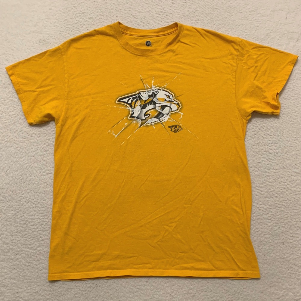 NHL Nashville Predators T-Shirt Mens Large Gold Graphic Short Sleeve Tee Logo